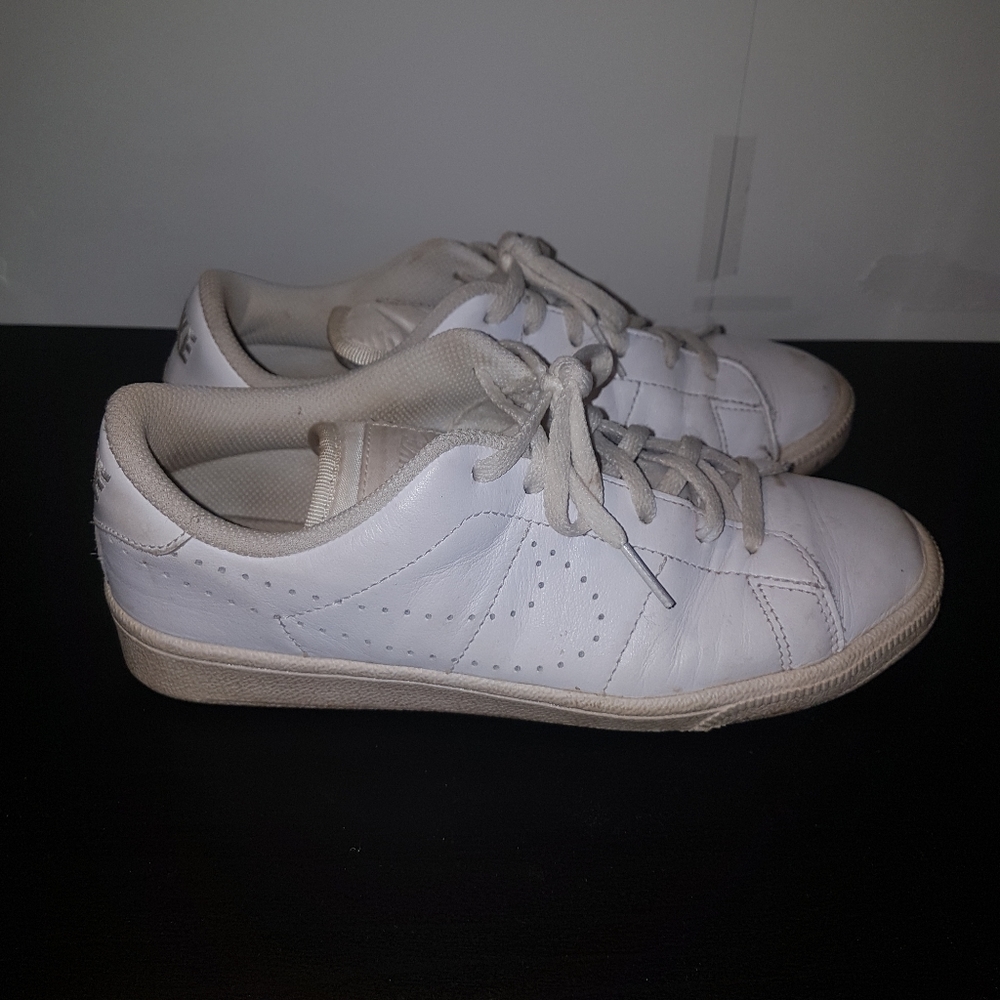 🎾 NIKE TENNIS CLASSIC PREMIUM ALL WHITE GRADE SCHOOL YOUTH SIZE 5Y SNEAKERS 🎾